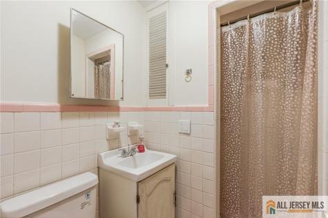 246 4th Street Dunellen NJ 08812