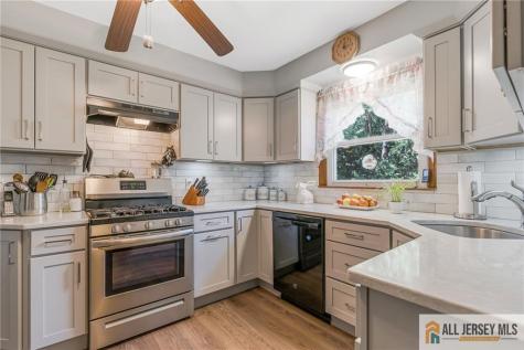 246 4th Street Dunellen NJ 08812