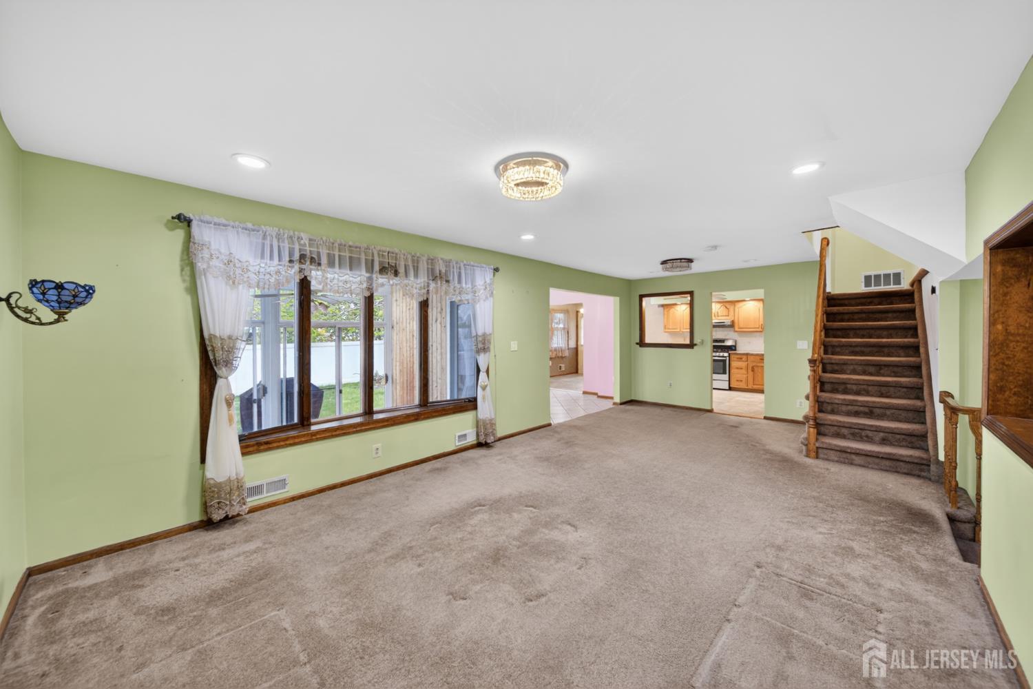 95 Pine Street Iselin NJ 08830