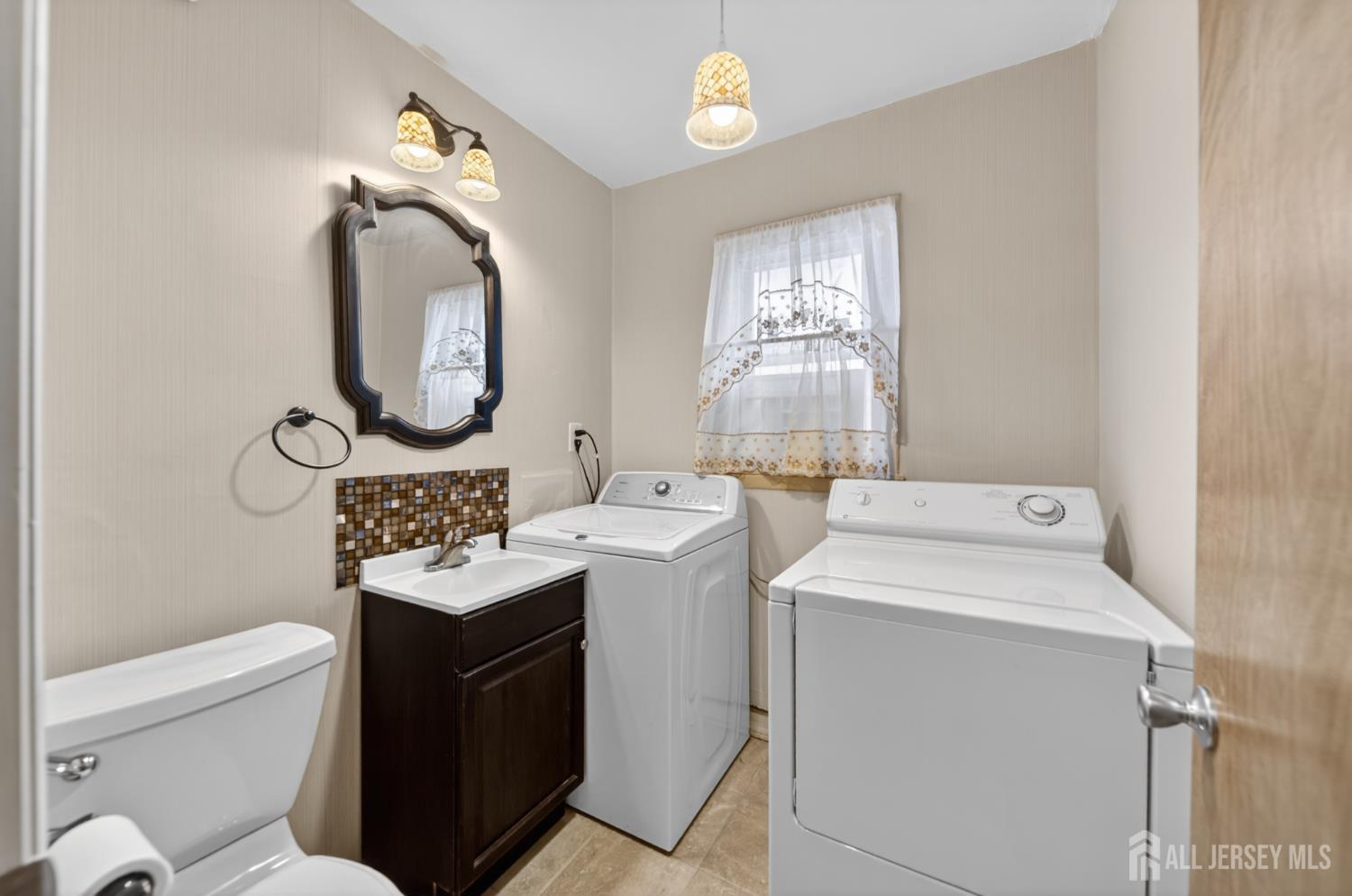 95 Pine Street Iselin NJ 08830