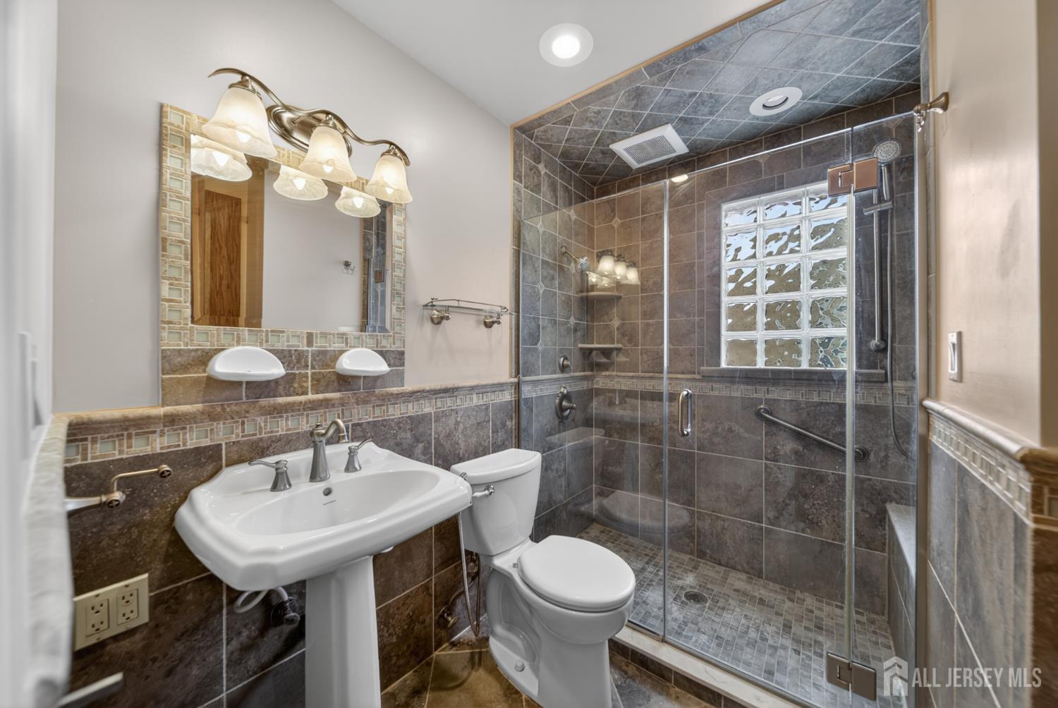 95 Pine Street Iselin NJ 08830