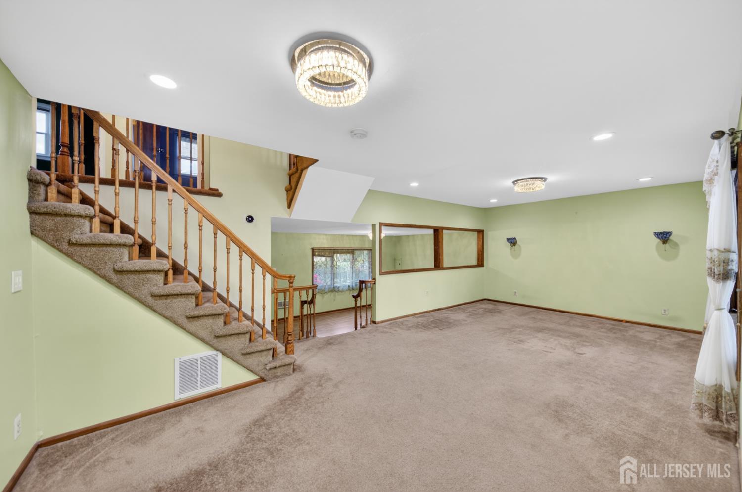 95 Pine Street Iselin NJ 08830