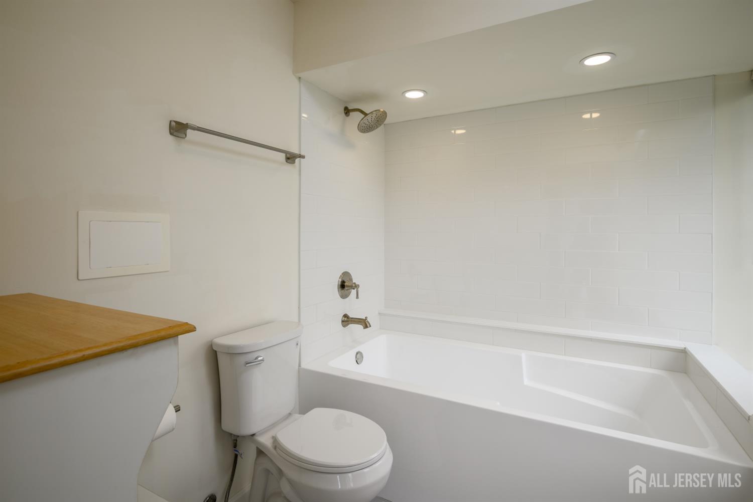 13 Benjamin Franklin Drive Monroe NJ 08831