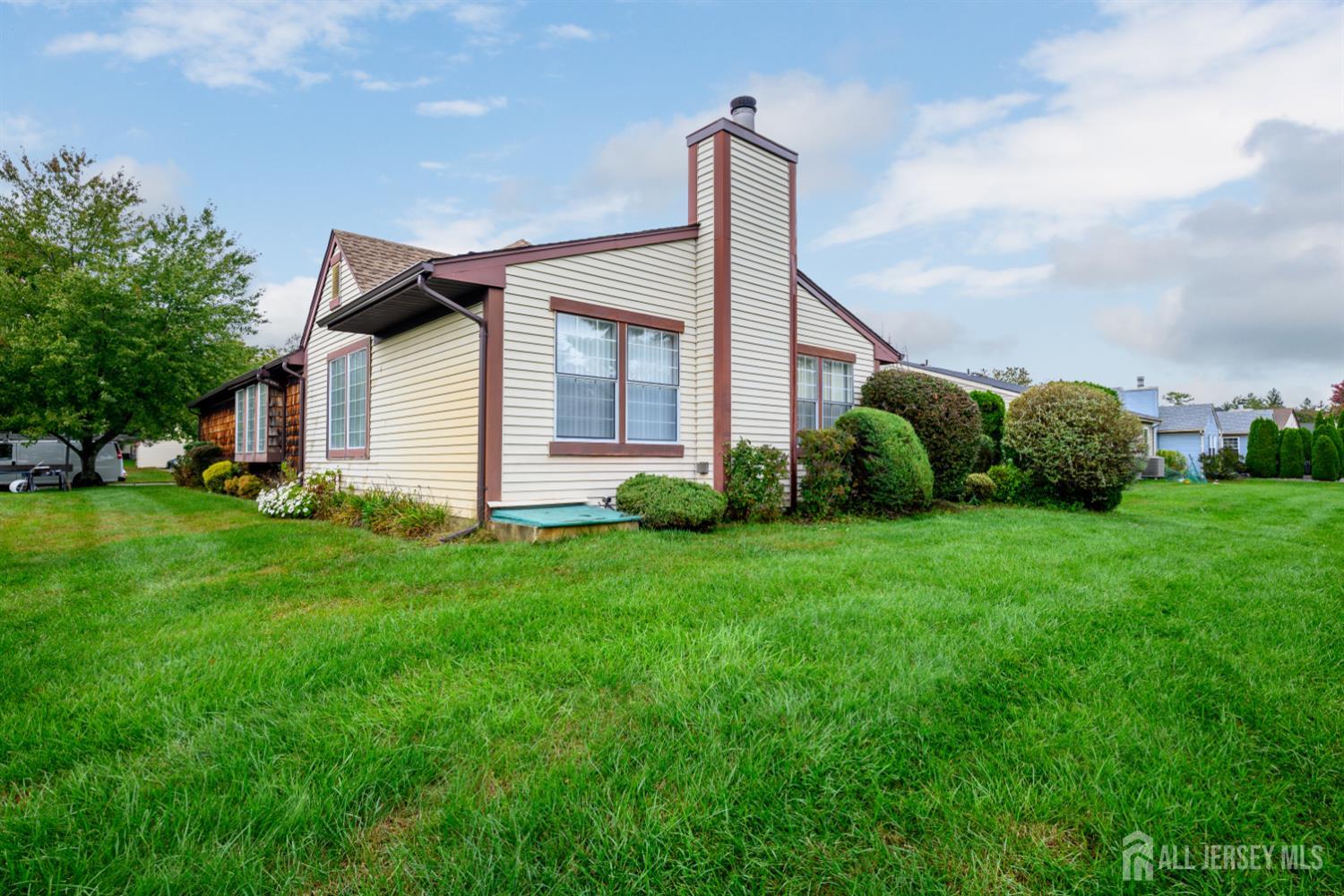 13 Benjamin Franklin Drive Monroe NJ 08831