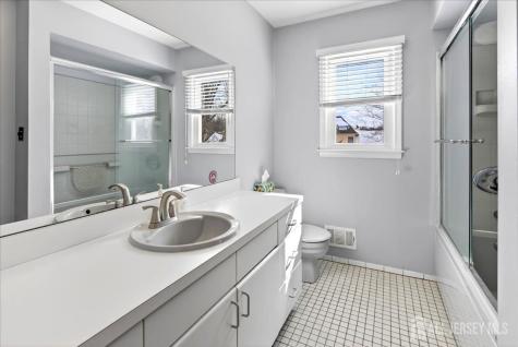 1 Joshua Court South Brunswick NJ 08824