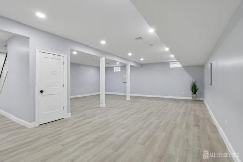 239 Suttons Lane Edison NJ 08817