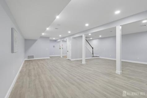 239 Suttons Lane Edison NJ 08817