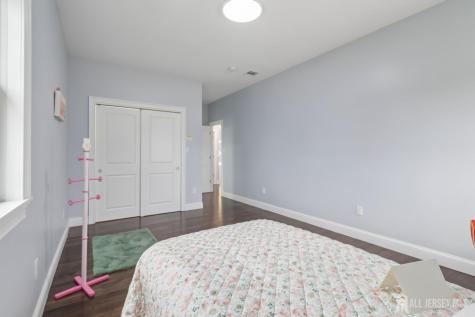 239 Suttons Lane Edison NJ 08817