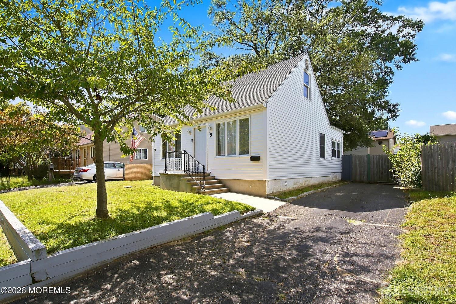 5 Rose Terrace Hazlet NJ 07734