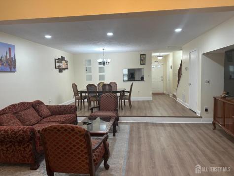 13 Albury Way North Brunswick NJ 08902