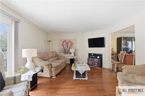 40 La Valencia Road Old Bridge NJ 07726