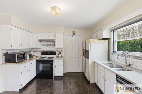 40 La Valencia Road Old Bridge NJ 07726