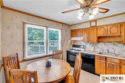 8 Whitehall Avenue Edison NJ 08820
