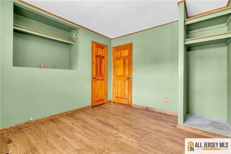 8 Whitehall Avenue Edison NJ 08820