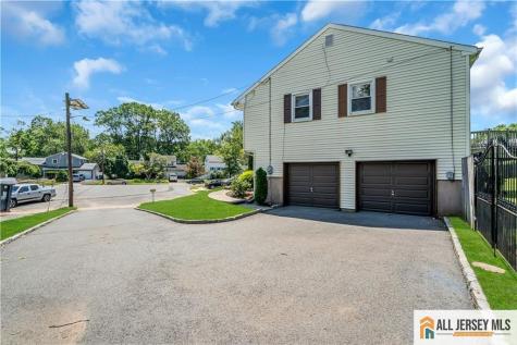8 Whitehall Avenue Edison NJ 08820