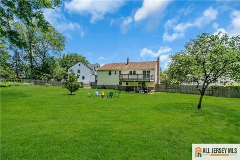 8 Whitehall Avenue Edison NJ 08820