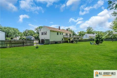 8 Whitehall Avenue Edison NJ 08820