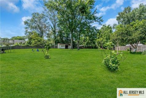 8 Whitehall Avenue Edison NJ 08820