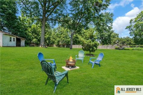 8 Whitehall Avenue Edison NJ 08820
