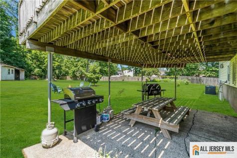 8 Whitehall Avenue Edison NJ 08820