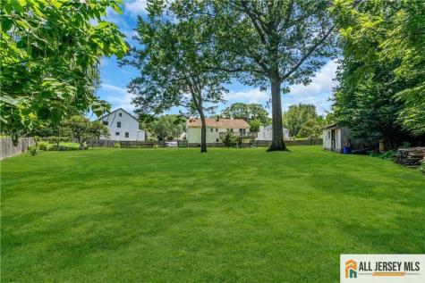 8 Whitehall Avenue Edison NJ 08820