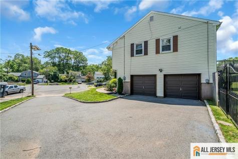 8 Whitehall Avenue Edison NJ 08820