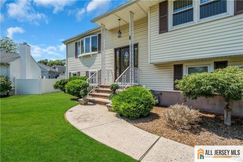 8 Whitehall Avenue Edison NJ 08820