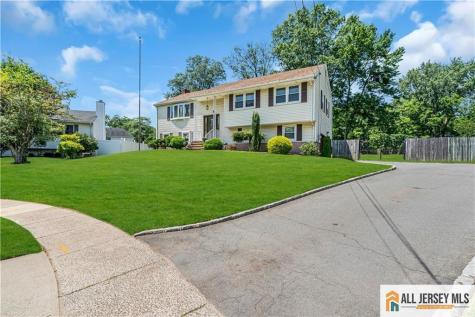 8 Whitehall Avenue Edison NJ 08820