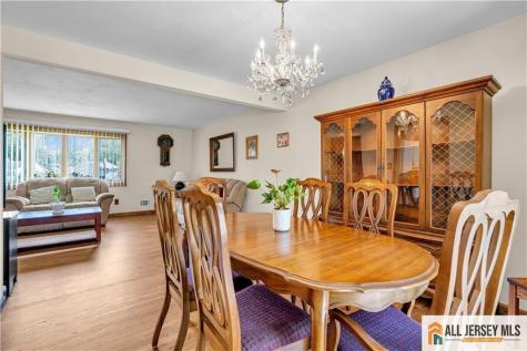 8 Whitehall Avenue Edison NJ 08820