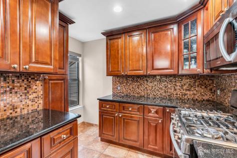 212 Sunshine Court Parlin NJ 08859