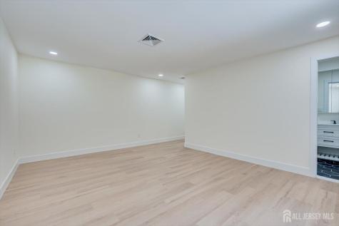 300 E Chestnut Avenue E Metuchen NJ 08840