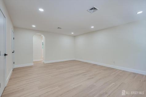 300 E Chestnut Avenue E Metuchen NJ 08840
