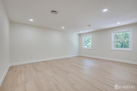300 E Chestnut Avenue E Metuchen NJ 08840