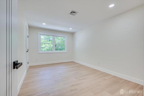 300 E Chestnut Avenue E Metuchen NJ 08840