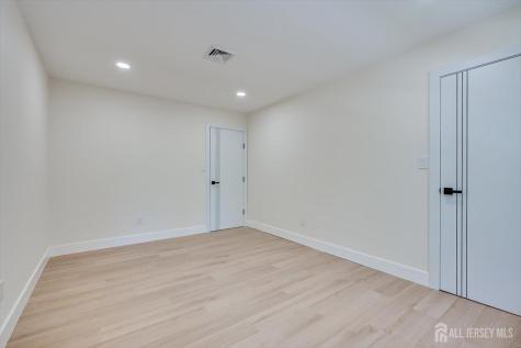 300 E Chestnut Avenue E Metuchen NJ 08840