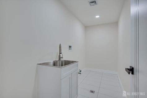300 E Chestnut Avenue E Metuchen NJ 08840