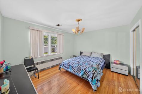 47 Albert Avenue Edison NJ 08837