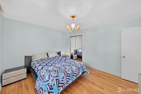 47 Albert Avenue Edison NJ 08837