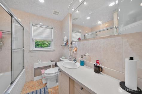 47 Albert Avenue Edison NJ 08837