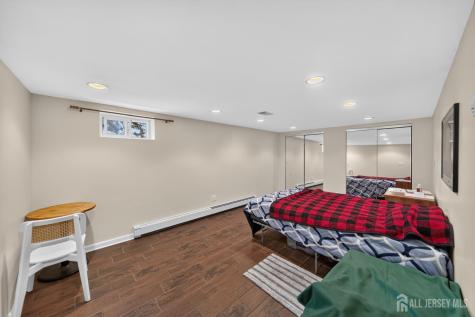47 Albert Avenue Edison NJ 08837