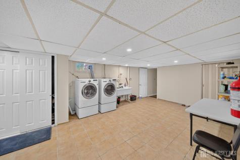47 Albert Avenue Edison NJ 08837