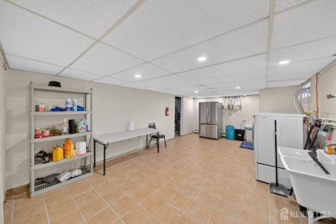 47 Albert Avenue Edison NJ 08837
