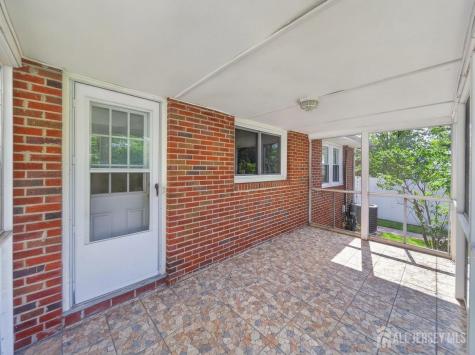 47 Albert Avenue Edison NJ 08837