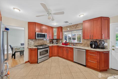 47 Albert Avenue Edison NJ 08837