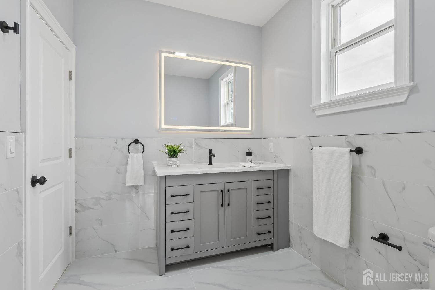 239 Suttons Lane Edison NJ 08817