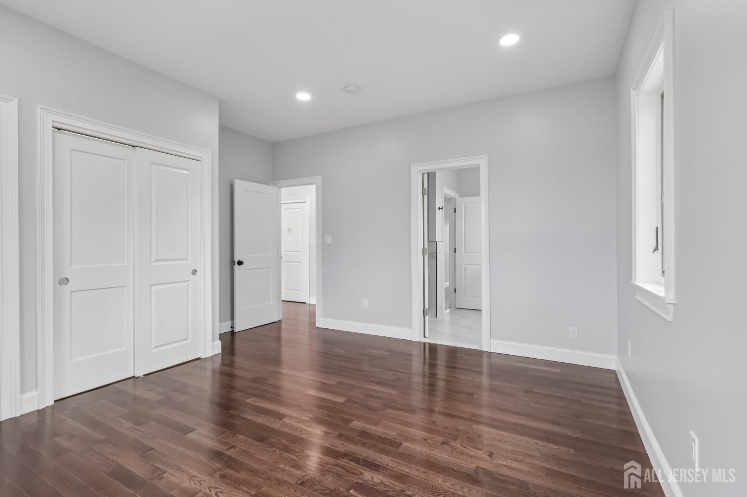 239 Suttons Lane Edison NJ 08817