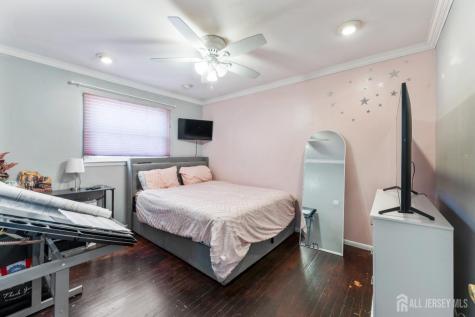 16 Wilmot Road Sayreville NJ 08872