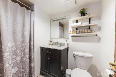 16 Wilmot Road Sayreville NJ 08872