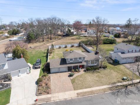 16 Wilmot Road Sayreville NJ 08872