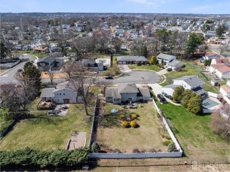 16 Wilmot Road Sayreville NJ 08872